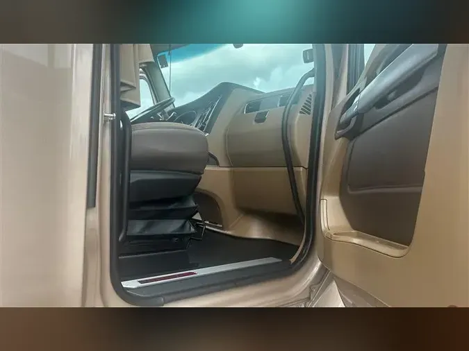 2021 KENWORTH T680217856cf69b894bac1fadd1f45033f0b