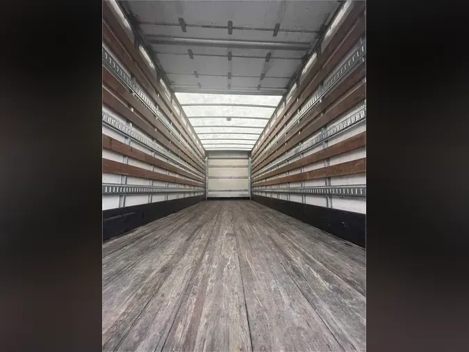2015 HINO 268