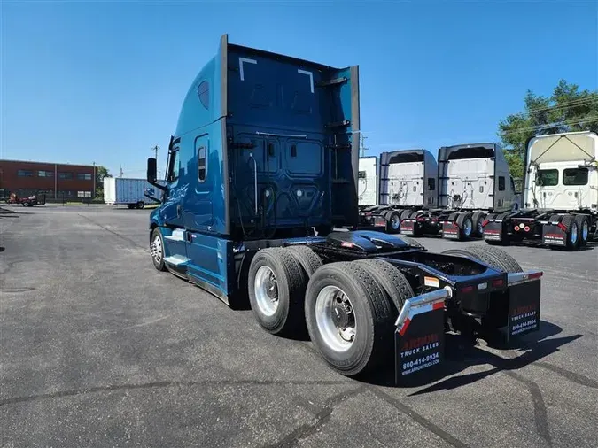 2022 FREIGHTLINER CASCADIA217df2e6f2f1d5d8525d77666152c247