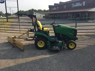 2017 John Deere 1025R