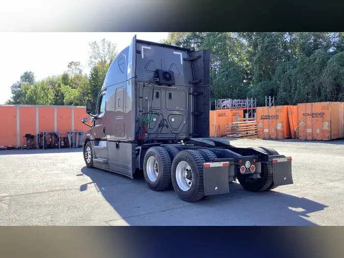 2022 Freightliner Cascadia 126