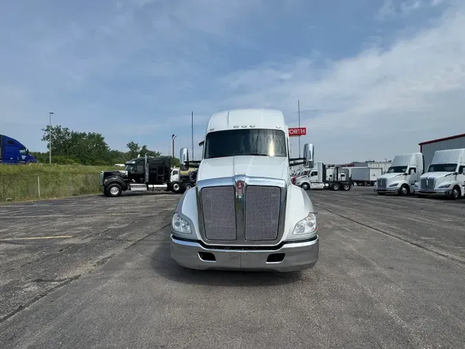 2022 Kenworth T680