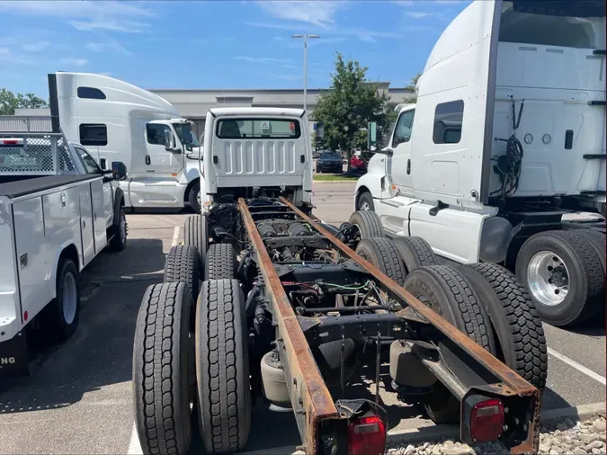 2020 Freightliner Business Class M2 106
