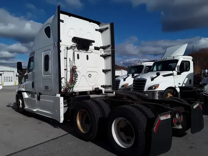2020 FREIGHTLINER/MERCEDES CASCADIA 125