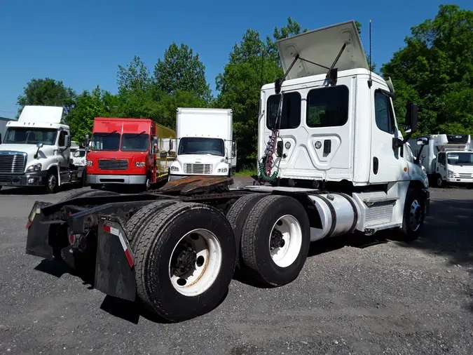 2017 FREIGHTLINER/MERCEDES CASCADIA 125