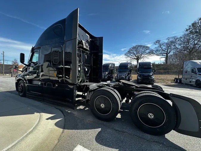 2023 FREIGHTLINER CASCADIA 126