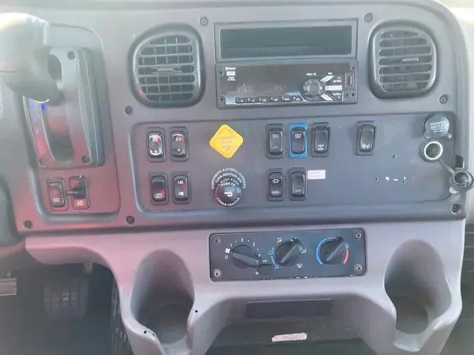 2020 FREIGHTLINER/MERCEDES M2 106218d8753d624bf2d0e9ad54f24911614