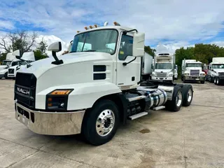 2022 MACK AN64T