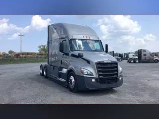 2021 Freightliner Cascadia 126