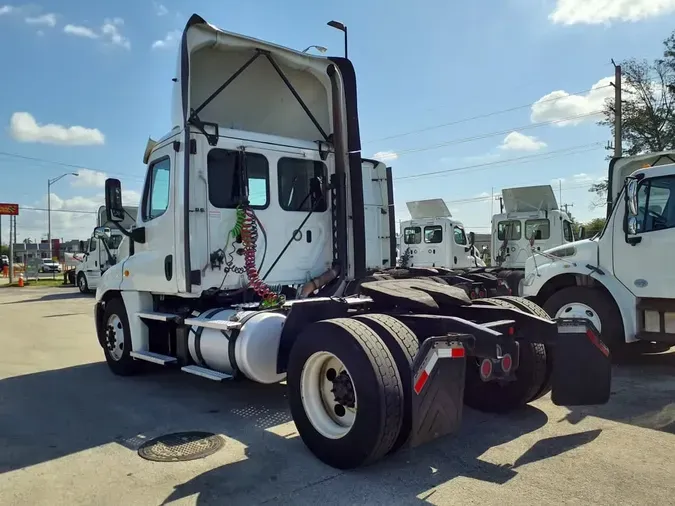 2019 FREIGHTLINER/MERCEDES CASCADIA 125219b299c651fcaf65173a15ea765b074