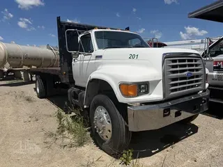 1995 FORD F800
