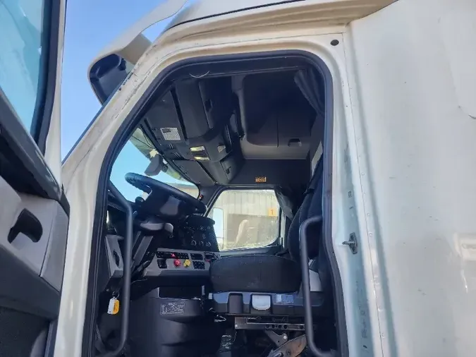 2019 Freightliner T12664ST