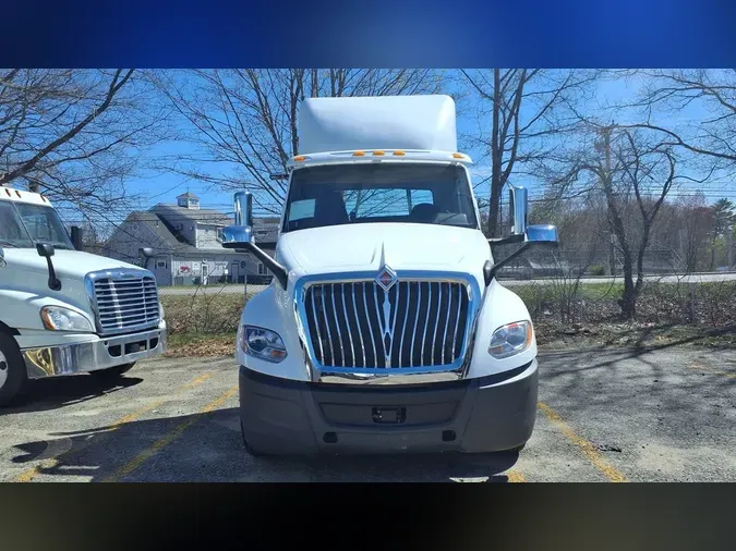 2019 NAVISTAR INTERNATIONAL LT625 DAYCAB T/A219f2f716bb2a7a5b636904b405aa31e