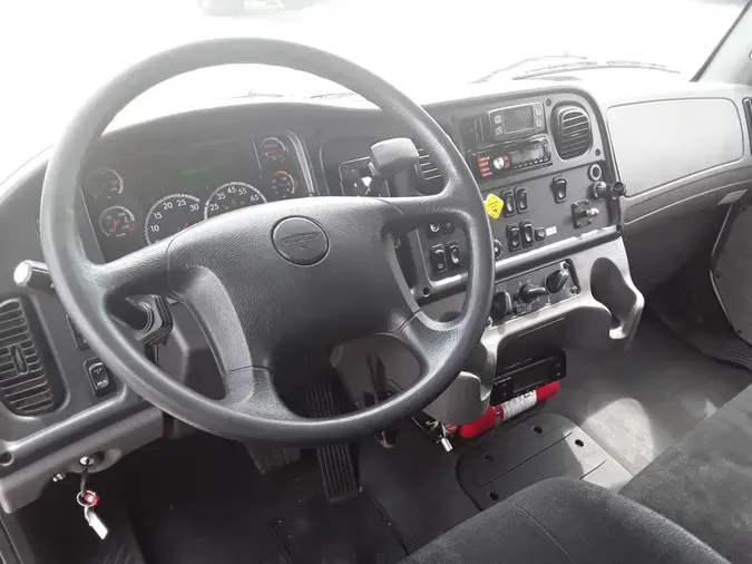 2019 FREIGHTLINER/MERCEDES M2 106
