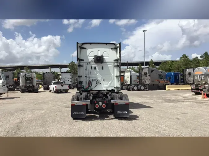 2021 Freightliner Cascadia