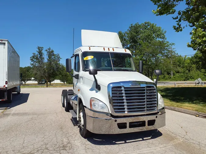 2016 FREIGHTLINER/MERCEDES CASCADIA 125