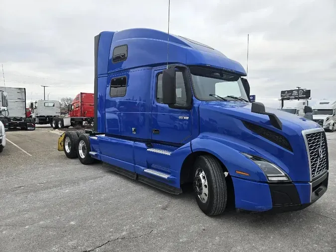 2020 VOLVO VNL64T860