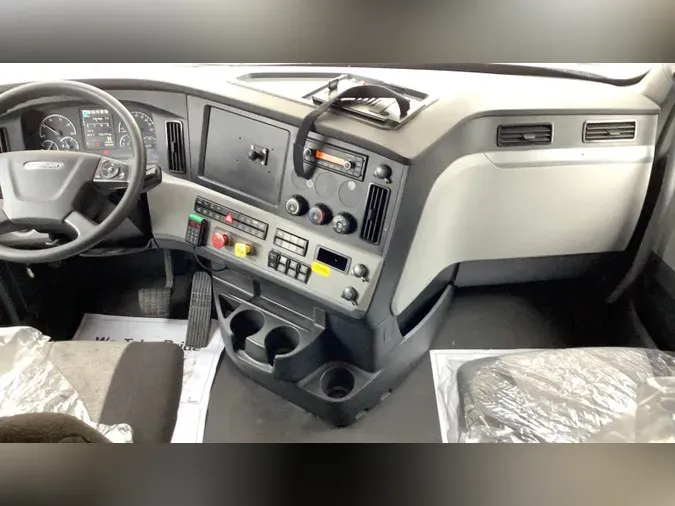 2021 Freightliner Cascadia 126
