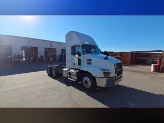 2020 Mack Anthem