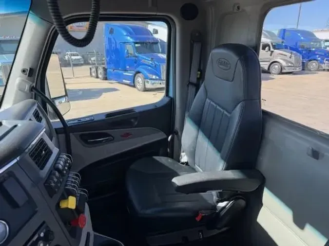 2023 Peterbilt 567