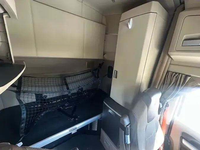 2022 Kenworth T68021a767327dde169d659ea146d5ba6995