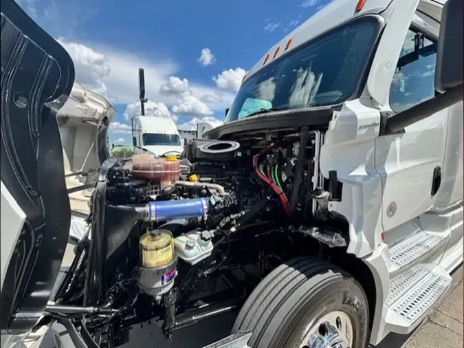 2022 Freightliner Cascadia 126