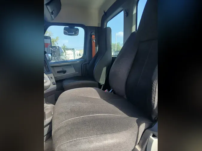 2019 FREIGHTLINER/MERCEDES NEW CASCADIA 126