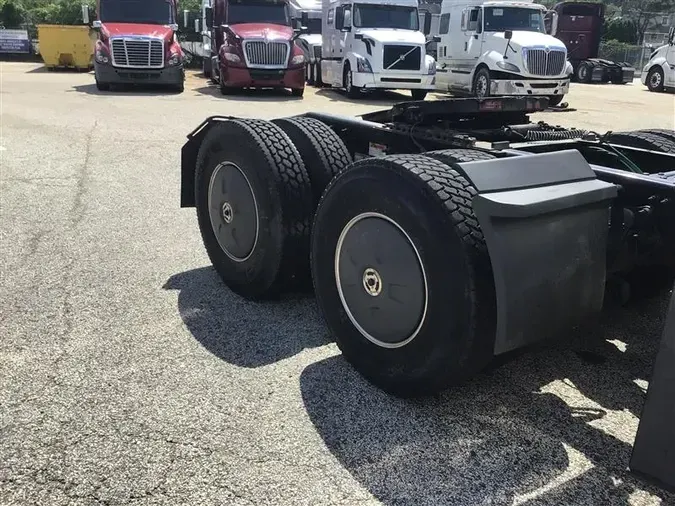 2020 FREIGHTLINER CA126
