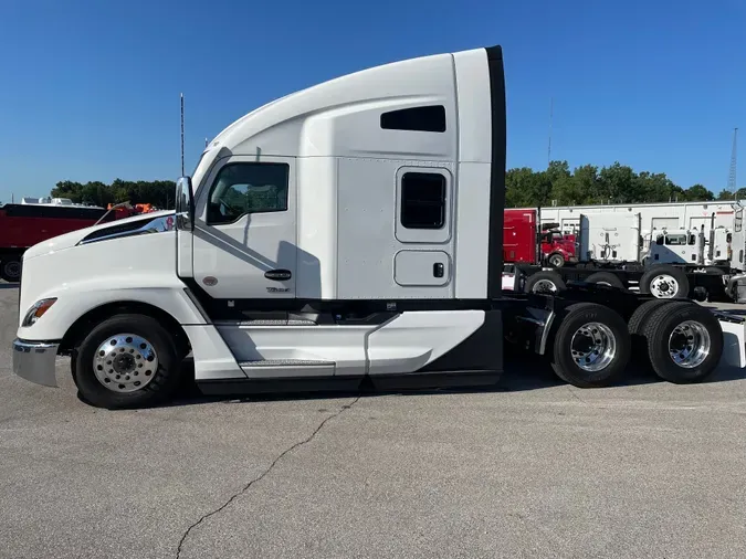 2025 Kenworth T680