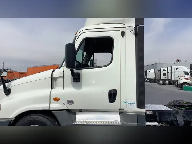 2019 Freightliner Cascadia 125