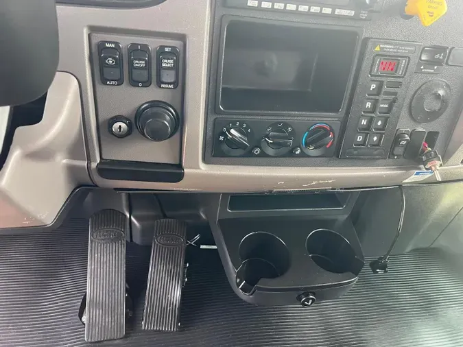 2022 Peterbilt 337