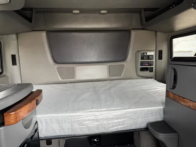 2022 International LT625