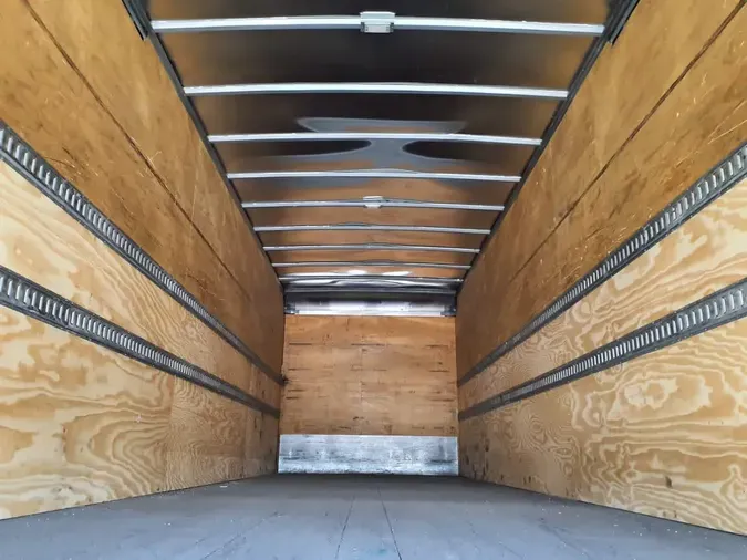 2019 FREIGHTLINER/MERCEDES M2 106