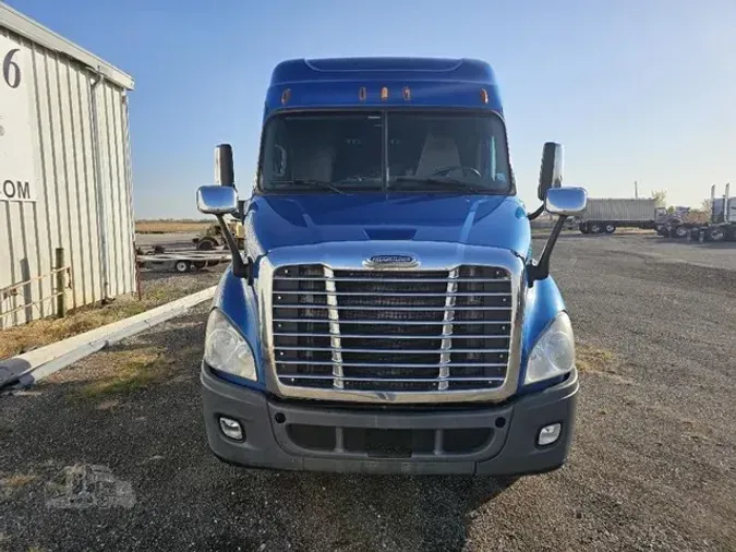 2015 FREIGHTLINER CASCADIA 113