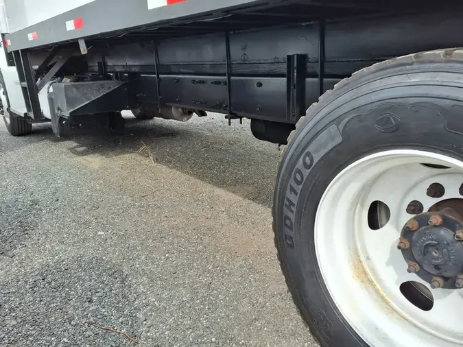 2018 FREIGHTLINER M2 106