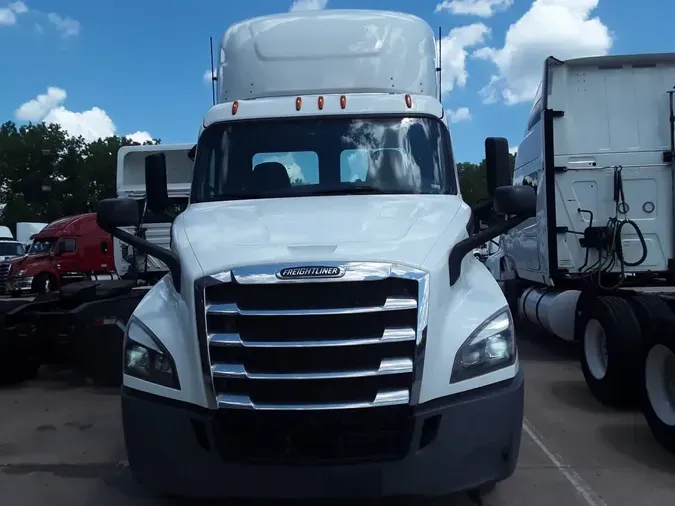 2019 FREIGHTLINER NEW CASCADIA 116