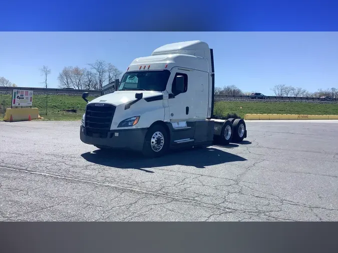 2021 Freightliner Cascadia 126