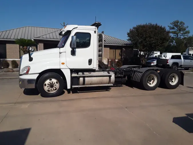 2016 FREIGHTLINER/MERCEDES CASCADIA 12521c27a389a708c01ad845603338de92c