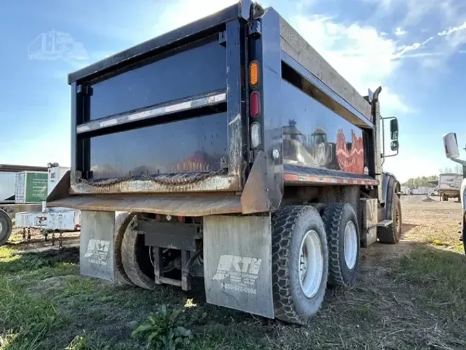 2012 FREIGHTLINER BUSINESS CLASS M2 112