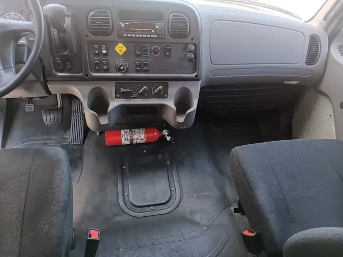 2022 FREIGHTLINER M2 106