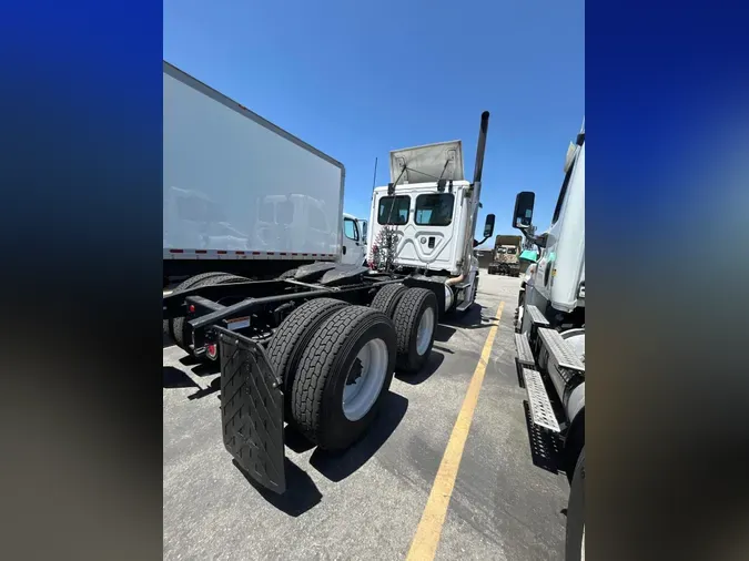 2017 FREIGHTLINER CASCADIA