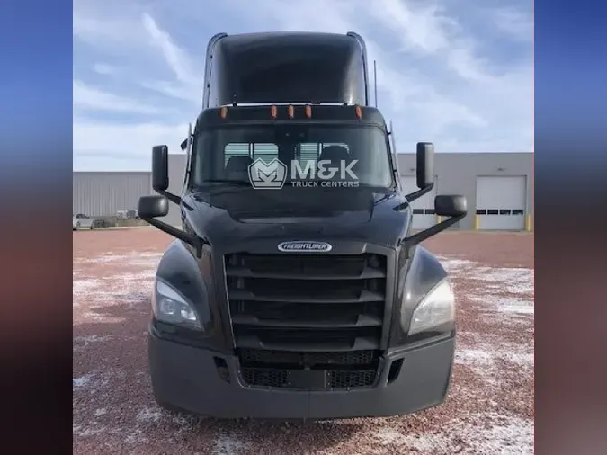 2022 FREIGHTLINER Cascadia 126