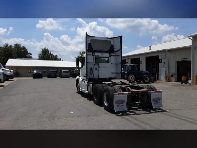 2018 Volvo VNL300