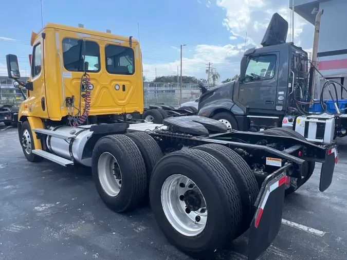 2019 FREIGHTLINER/MERCEDES CASCADIA 113