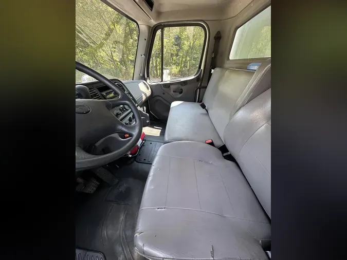 2019 Freightliner Business Class M2 106