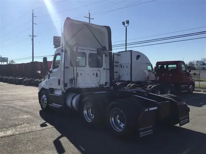 2020 FREIGHTLINER CA126