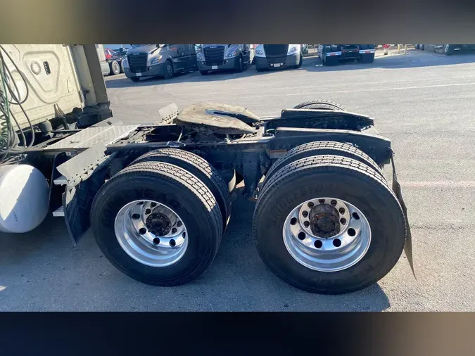 2019 Freightliner Cascadia 126