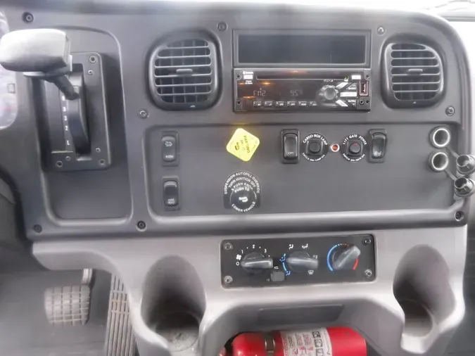 2017 FREIGHTLINER/MERCEDES M2 106
