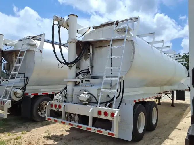 2016 LEDWELL BODY CO 40' TANKER