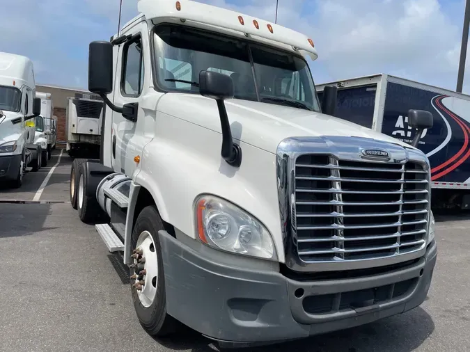 2018 FREIGHTLINER/MERCEDES CASCADIA 125